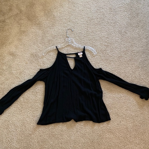 Open Shoulder Top - Picture 2 of 2